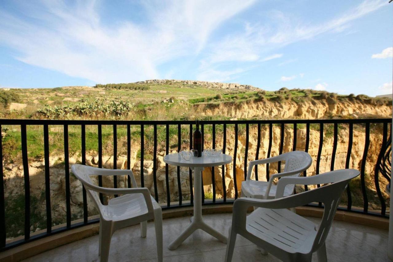 Spacious Apartment In Marsalforn, Gozo المظهر الخارجي الصورة